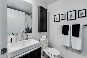 Toronto City Suites - Front St