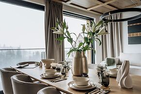 Crystal Pine Luxury Villas Jacuzzi&Sauna