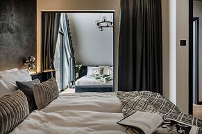 Crystal Pine Luxury Villas Jacuzzi&Sauna