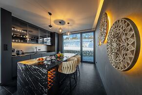 Crystal Pine Luxury Villas Jacuzzi&Sauna