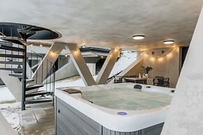 Crystal Pine Luxury Villas Jacuzzi&Sauna