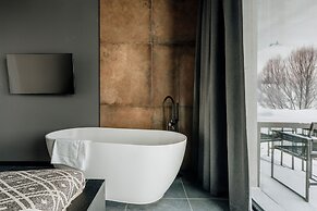 Crystal Pine Luxury Villas Jacuzzi&Sauna