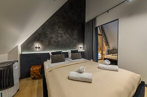 Crystal Pine Luxury Villas Jacuzzi&Sauna