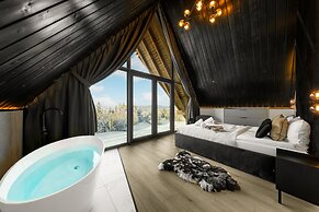 Crystal Pine Luxury Villas Jacuzzi&Sauna