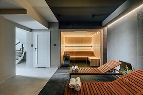 Crystal Pine Luxury Villas Jacuzzi&Sauna