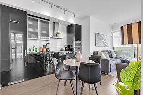 City View Suites - Near CN Tower