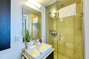 City View Suites - Near CN Tower