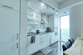 City View Suites - Near CN Tower