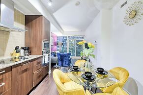 City View Suites - Near CN Tower