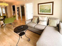 Chic Downtown Suites - By CN Tower