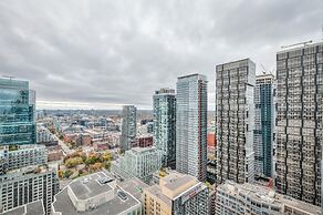 Chic Downtown Suites - By CN Tower
