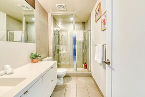 Chic Downtown Suites - By CN Tower
