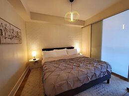 Chic Downtown Suites - By CN Tower