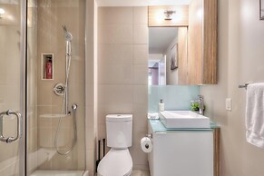 Chic Downtown Suites - By CN Tower