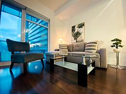 Chic Downtown Suites - By CN Tower