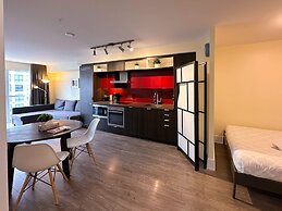 Chic Downtown Suites - By CN Tower