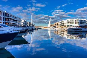 Sol Marina Q4 Apartments Basen & Welness