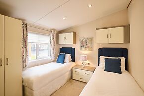 Host Stay Crucible Lodge