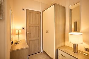 Host Stay Crucible Lodge