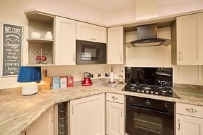 Host Stay Crucible Lodge