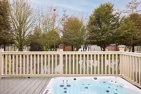 Host Stay Crucible Lodge