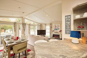 Host Stay Crucible Lodge