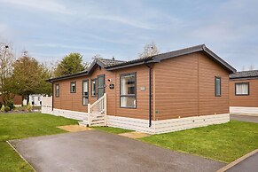 Host Stay Crucible Lodge