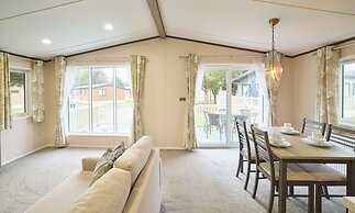 Host Stay The Beak Lodge