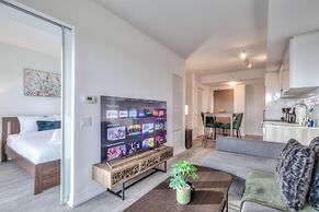 Dundas East Hotel & Suites Toronto