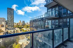 Dundas East Hotel & Suites Toronto