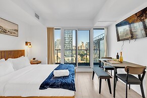 Dundas East Hotel & Suites Toronto