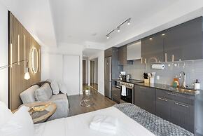 Dundas East Hotel & Suites Toronto