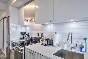 Dundas East Hotel & Suites Toronto