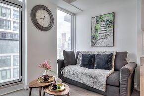 Dundas East Hotel & Suites Toronto