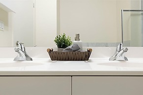 RS Suites - Fort York