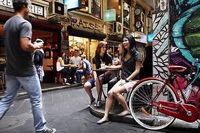Stylish 2BR Close to Melbourne Central & QV