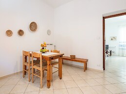 First-floor Apartment Just Steps From the sea