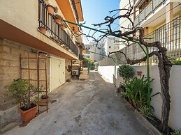 First-floor Apartment Just Steps From the sea