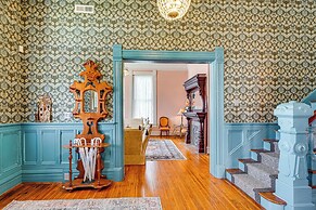 Queen Anne Manor' in Old West End w/ Elevator