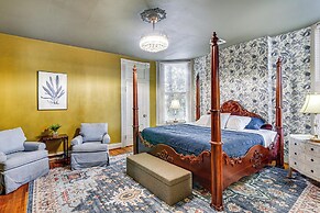 Queen Anne Manor' in Old West End w/ Elevator