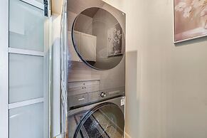 Queen Anne Manor' in Old West End w/ Elevator