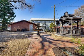 Queen Anne Manor' in Old West End w/ Elevator