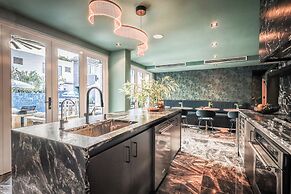 Portofino 4BD Suite Pool Resort Vibe