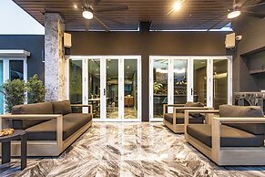 Portofino 4BD Suite Pool Resort Vibe