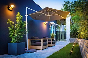 Portofino 4BD Suite Pool Resort Vibe