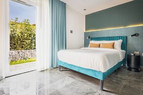Portofino 4BD Suite Pool Resort Vibe