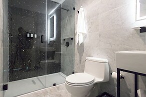 Portofino 4BD Suite Pool Resort Vibe