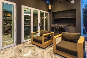 Portofino 4BD Suite Pool Resort Vibe