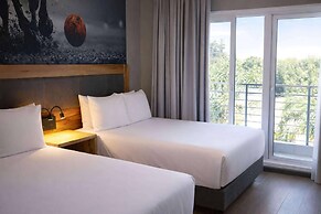 Radisson RED Funes