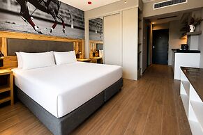 Radisson RED Funes